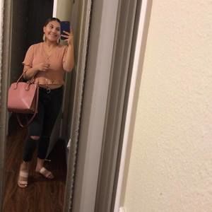 Meet your Posher, Clarissa